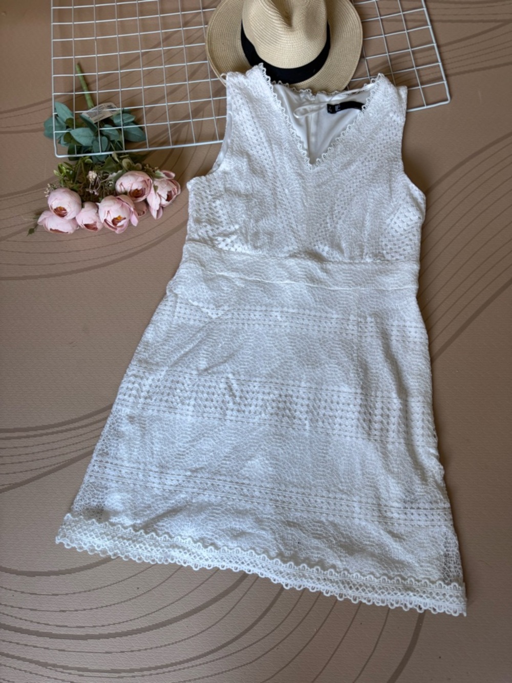 LF White Lace V-Neck Mini Dress